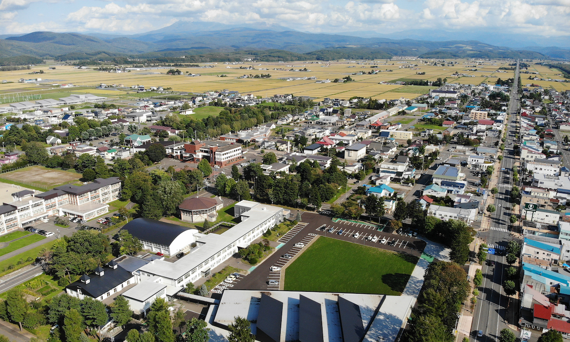 沒有國道與鐵路，人口卻逆勢成長，看日本北海道東川町如何從「適疏」練內功